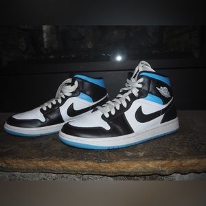 Women’s Air Jordan 1 Mid University Blue
